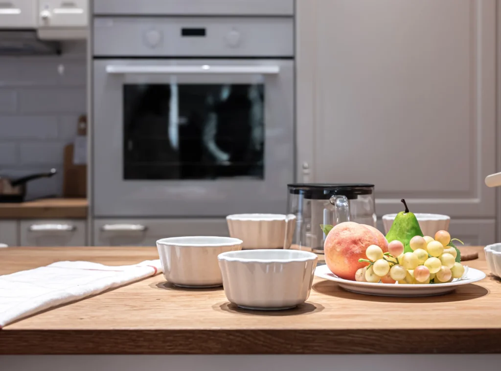 Porque não deve pendurar o pano da cozinha no forno