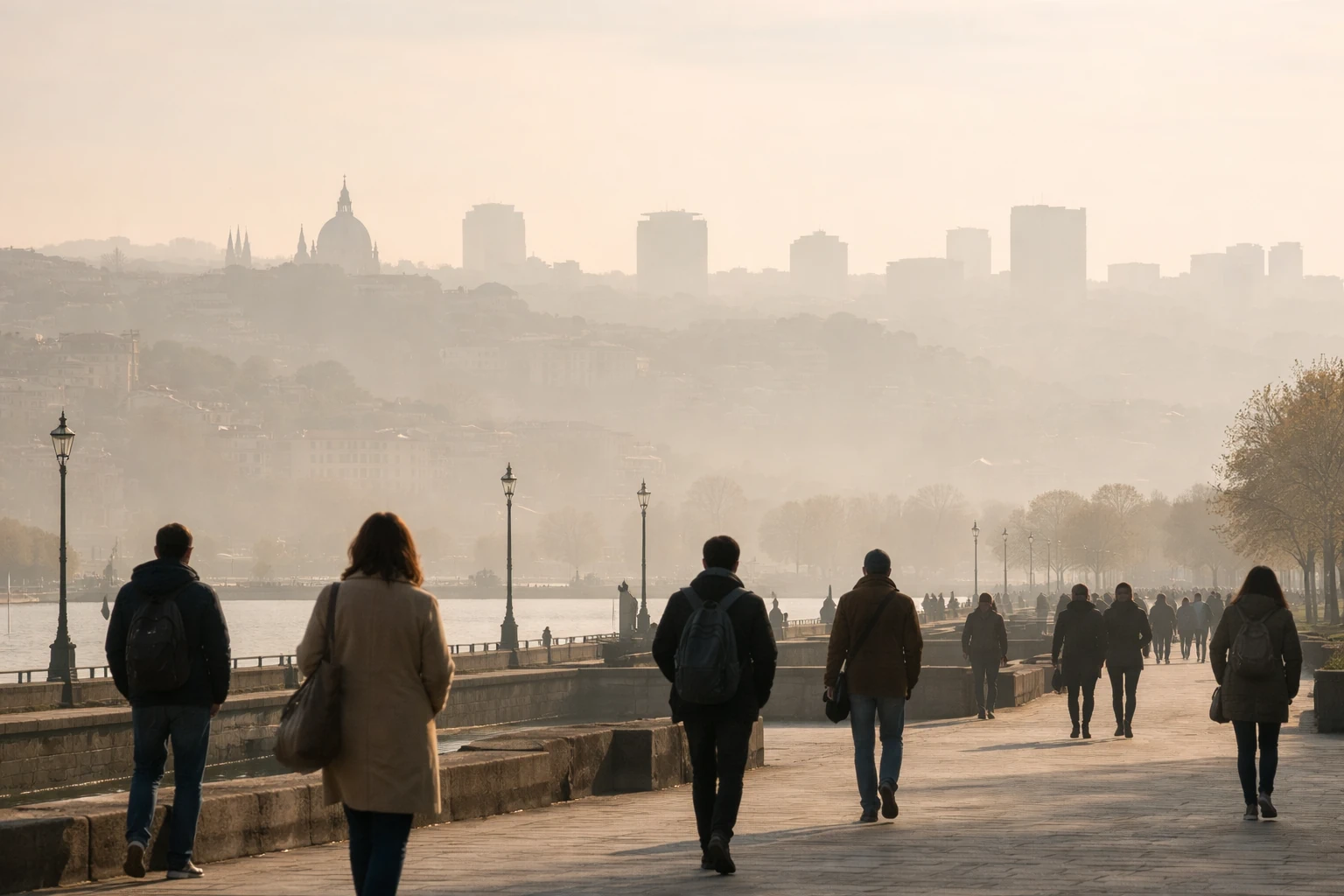 Horizonte urbano com poluição atmosférica ligeira a moderada