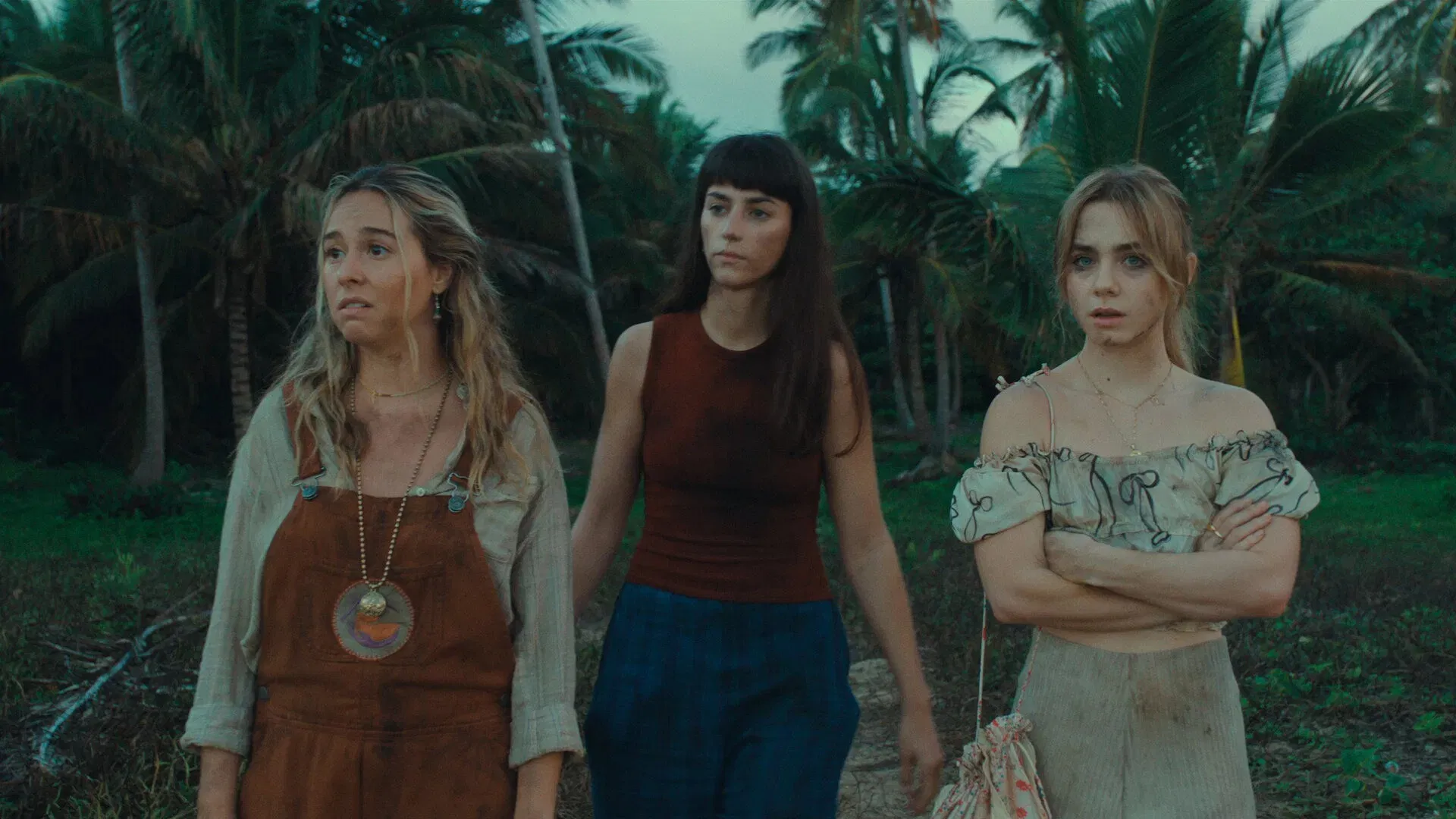 Cena de Naquela Noite com as três protagonistas em clima de suspense